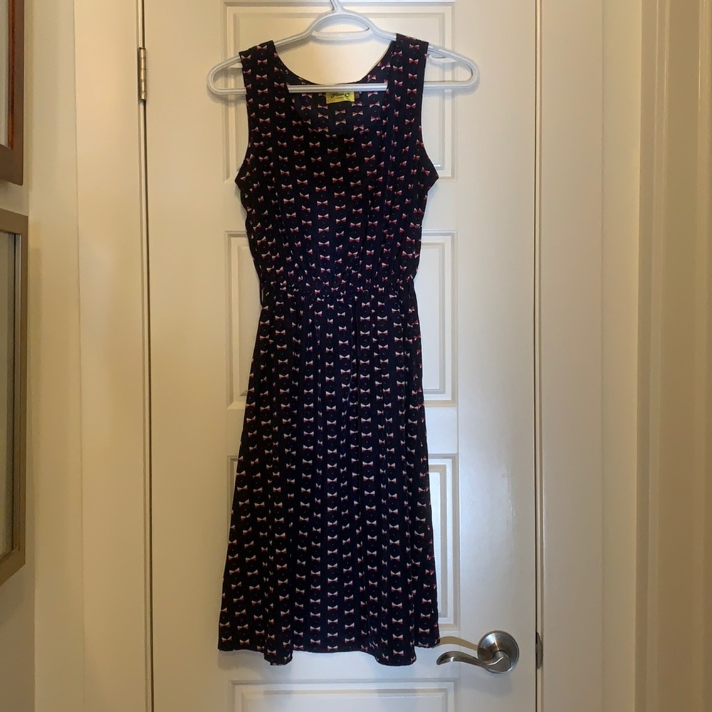 Soft, bow-print navy dress. Perfect for summer!